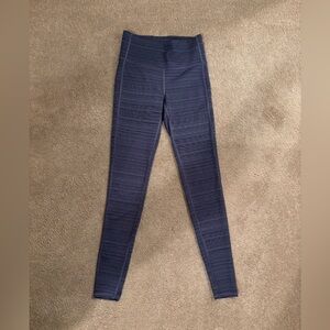 Muted indigo leggings with abstract pattern from Athleta size XS